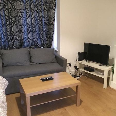North London Studio Apartment Exteriör bild