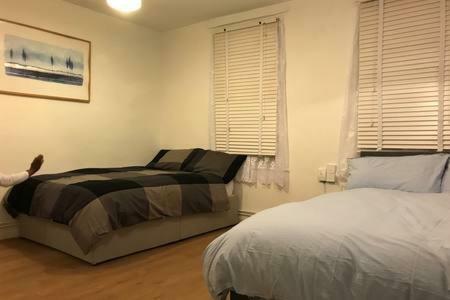 North London Studio Apartment Exteriör bild